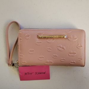 NWT Betsey Johnson "Embossed Lips" Pink Zip Around Wristlet | Love | BM28300